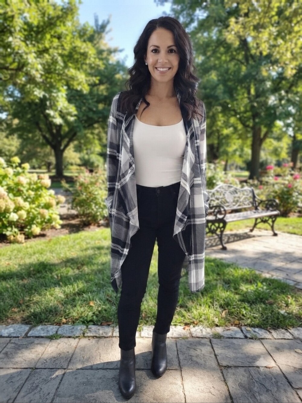 New York Laundry Black & White Plaid Women's Open Front.